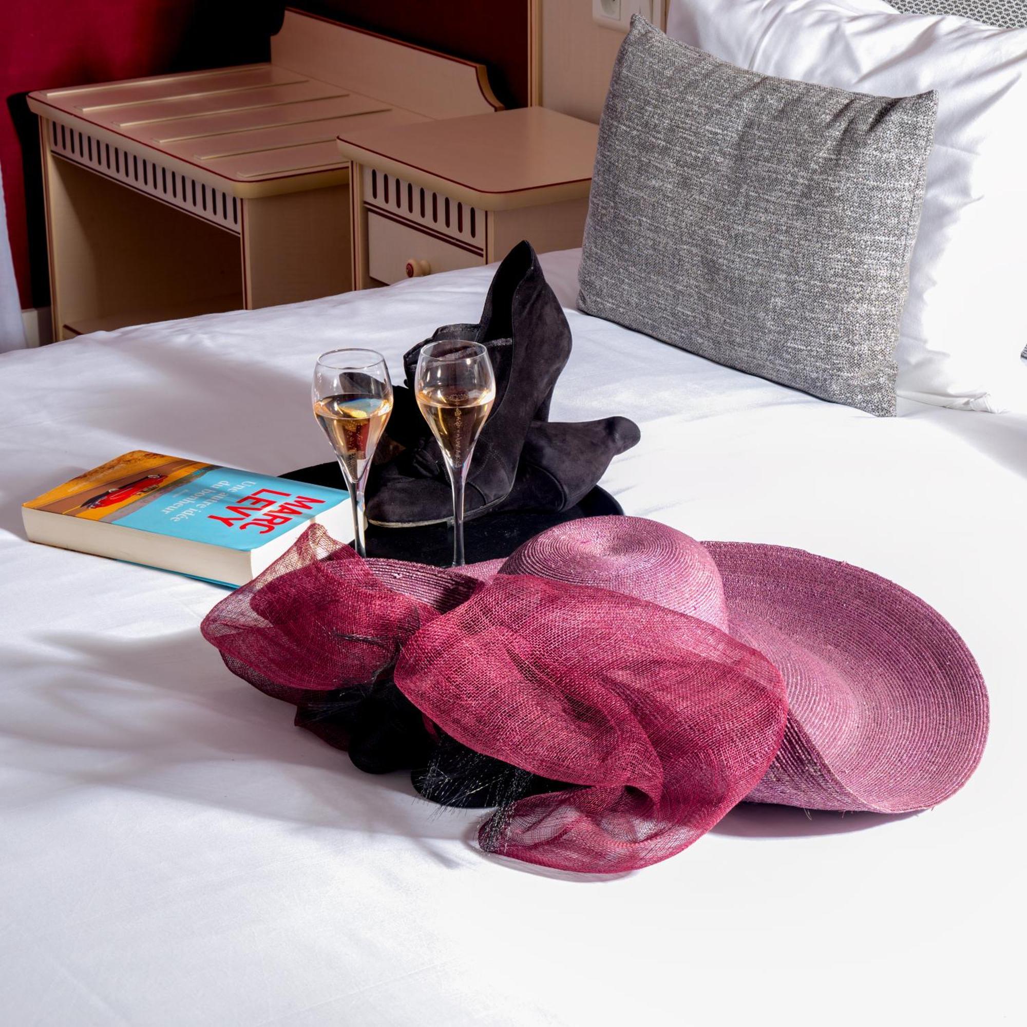 Logis Hotel-Restaurant Le Fontarabie Fontenay-le-Comte Ngoại thất bức ảnh